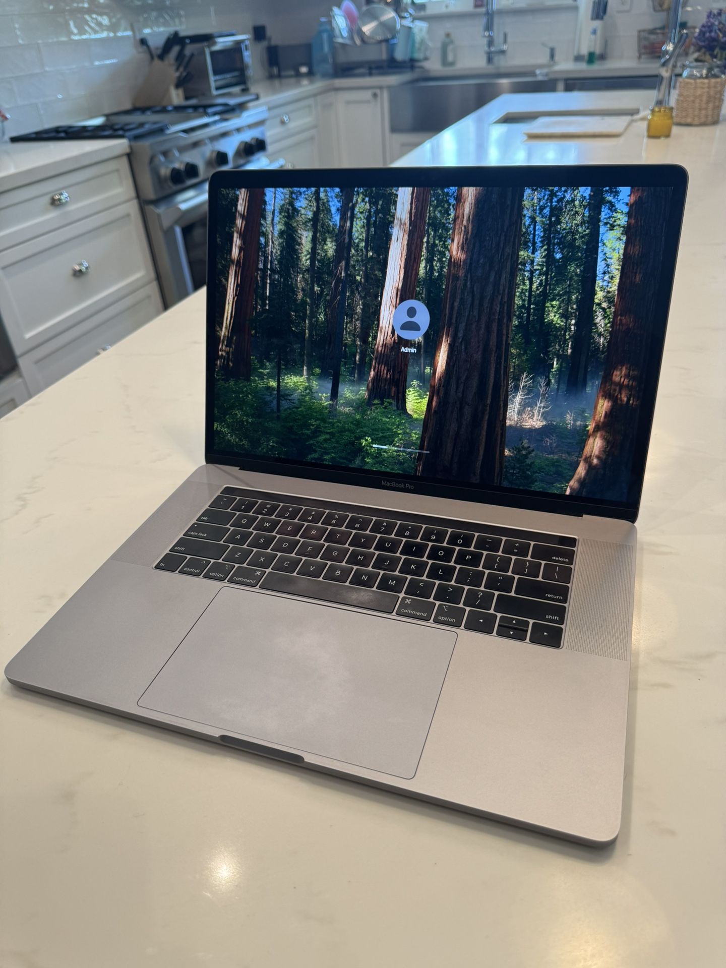 【美品】MacBook Pro i7 32GB 1TB 2018 Radeon Amazon.com: Apple Mid 2018 MacBook Pro Touch Bar with 2.6GHz 6