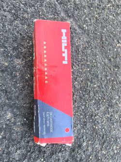 Hilti short red.