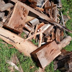 *****FREE.  FREE FREE CEDARSCRAPWOOD*******