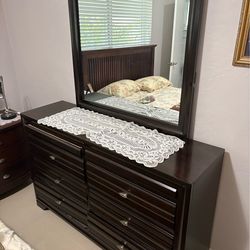 Eight drawer set