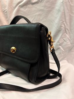 Georgetown Leather Design Black  Bag Gold Hardware Turn Lock