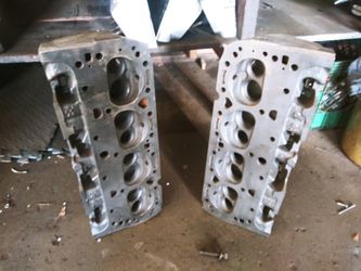 Chevy Camel hump heads