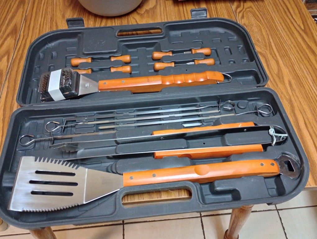 Mr. Bar-B-Q Brand New 15 Piece BBQ Set