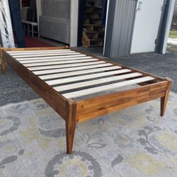 New Twin Size Wood Platform Bed Frame 