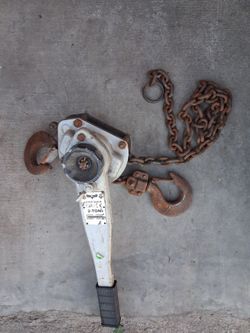 RoughNeck 2-Ton Lever chain Hoist Come-Along Winch