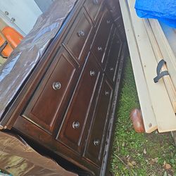 Queen size bedroom set