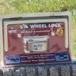 Fith wheel lock