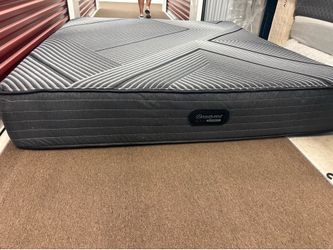 Beautyrest black hybrid king size open box
