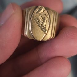 Heavy Signet Ring Men 18k gold