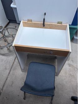 Kids desk