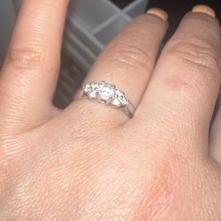 Solitaire Ring With Accents, size 5