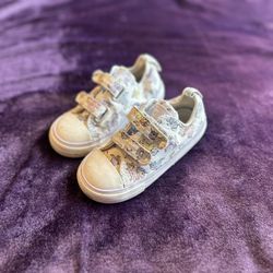 Little Girl Converse
