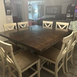 Table W/8 High Chairs