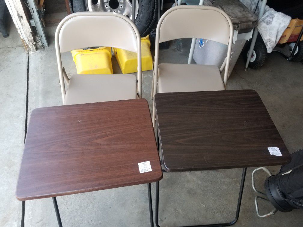 2 TV Dinner Tables And 2 Metal Chairs