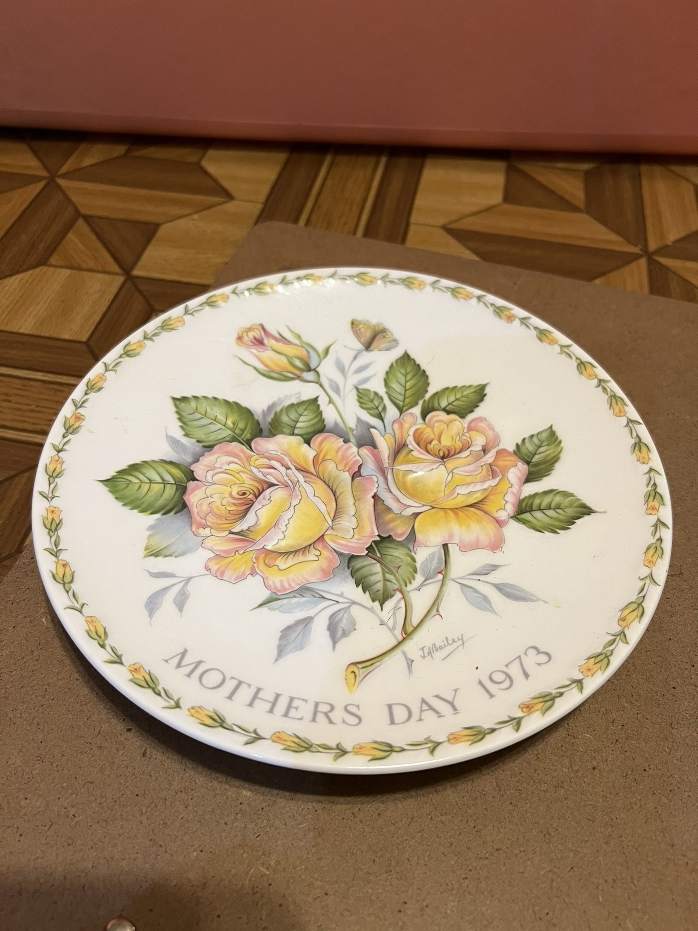 Yellow Rose Collector Plate