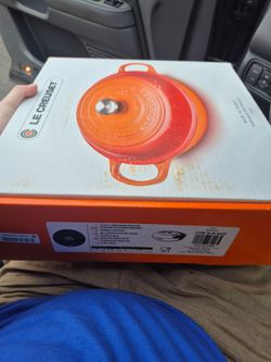 !! TONIGHT ONLY !! Le Creuset Signature Braiser in Box