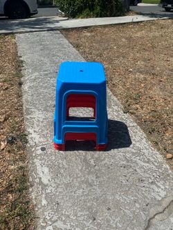 plastic stools