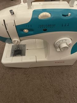 Singer Sewing Machine 