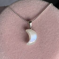 Moonstone moon 🌙 925 Sterling Silver Necklace 16 in 