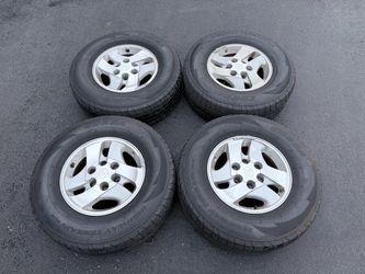 (4) 16ā Toyota Wheels 265/70R16 Tires