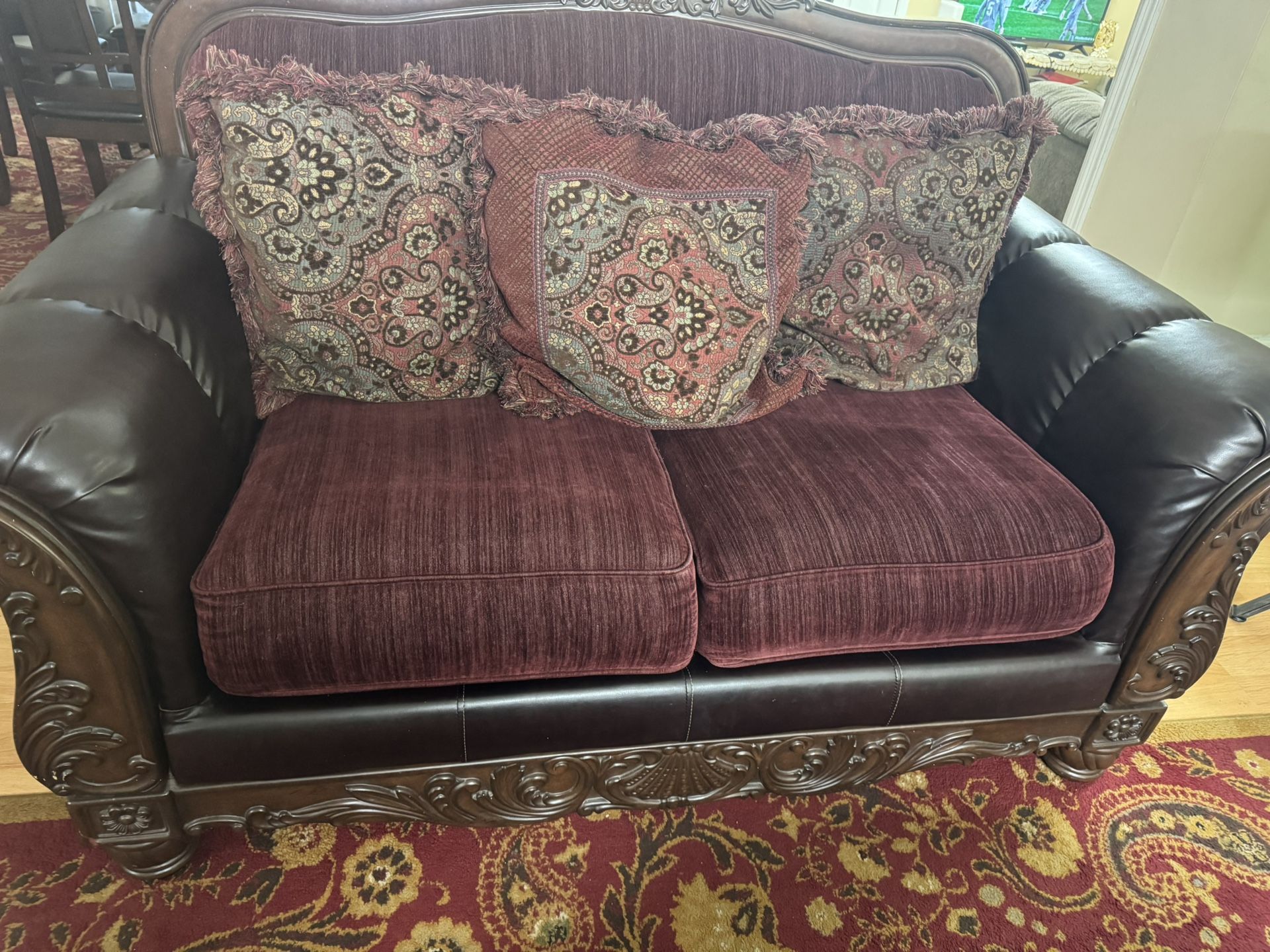 I’m Selling My Couch And I’m Giving Away Two Free Rugs, But They Need To Be Cleaned And Washed
