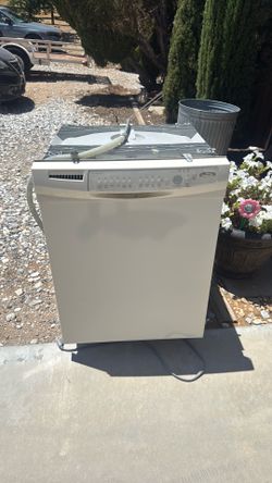 Dish washer