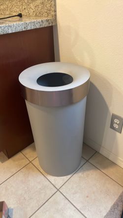Trash bin