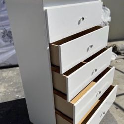 Five Drawers Rails Dresser 
