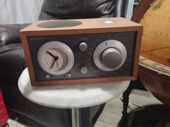 Tivoli audio am, fm, clock model three