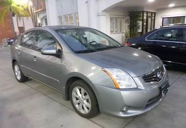 Nissan Sentra Silver 4-Door Sedan