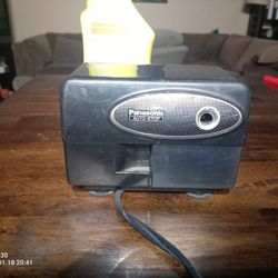 Electronic Pencil Sharpener 