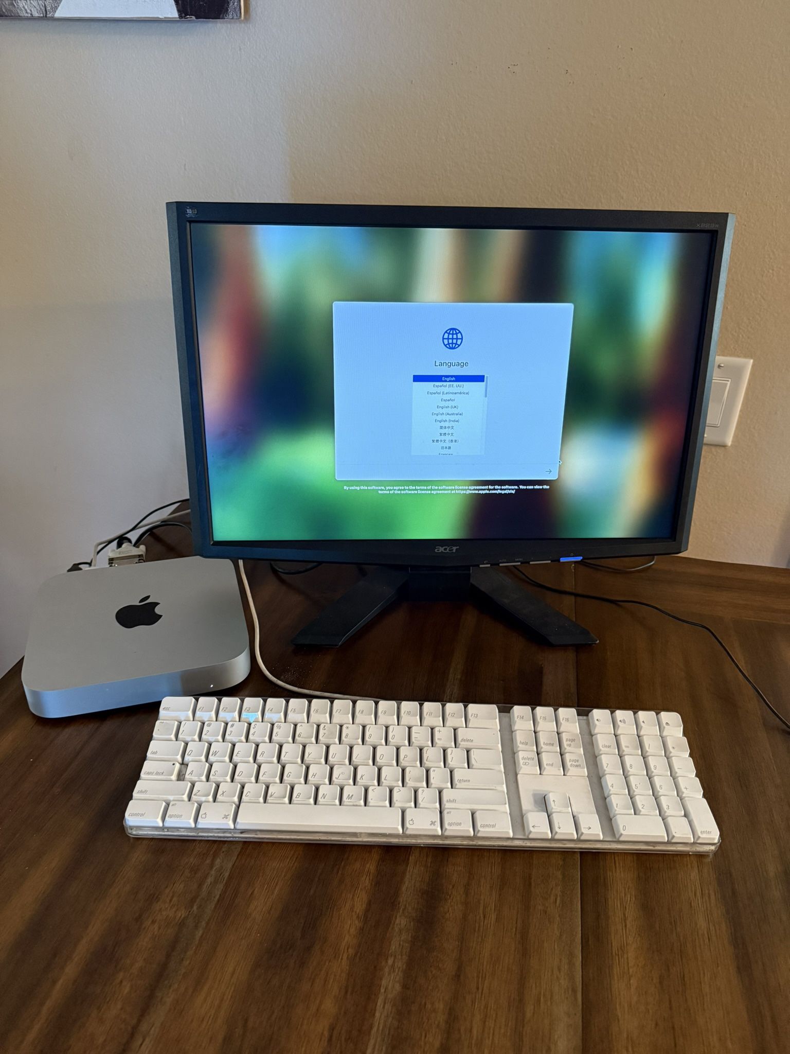 Mac Mini M1 with monitor, keyboard and mouse