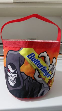 Spirit Halloween Butterfinger Bucket bag 2025