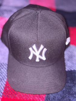 New York Yankees Black Baseball Cap Snap-Back