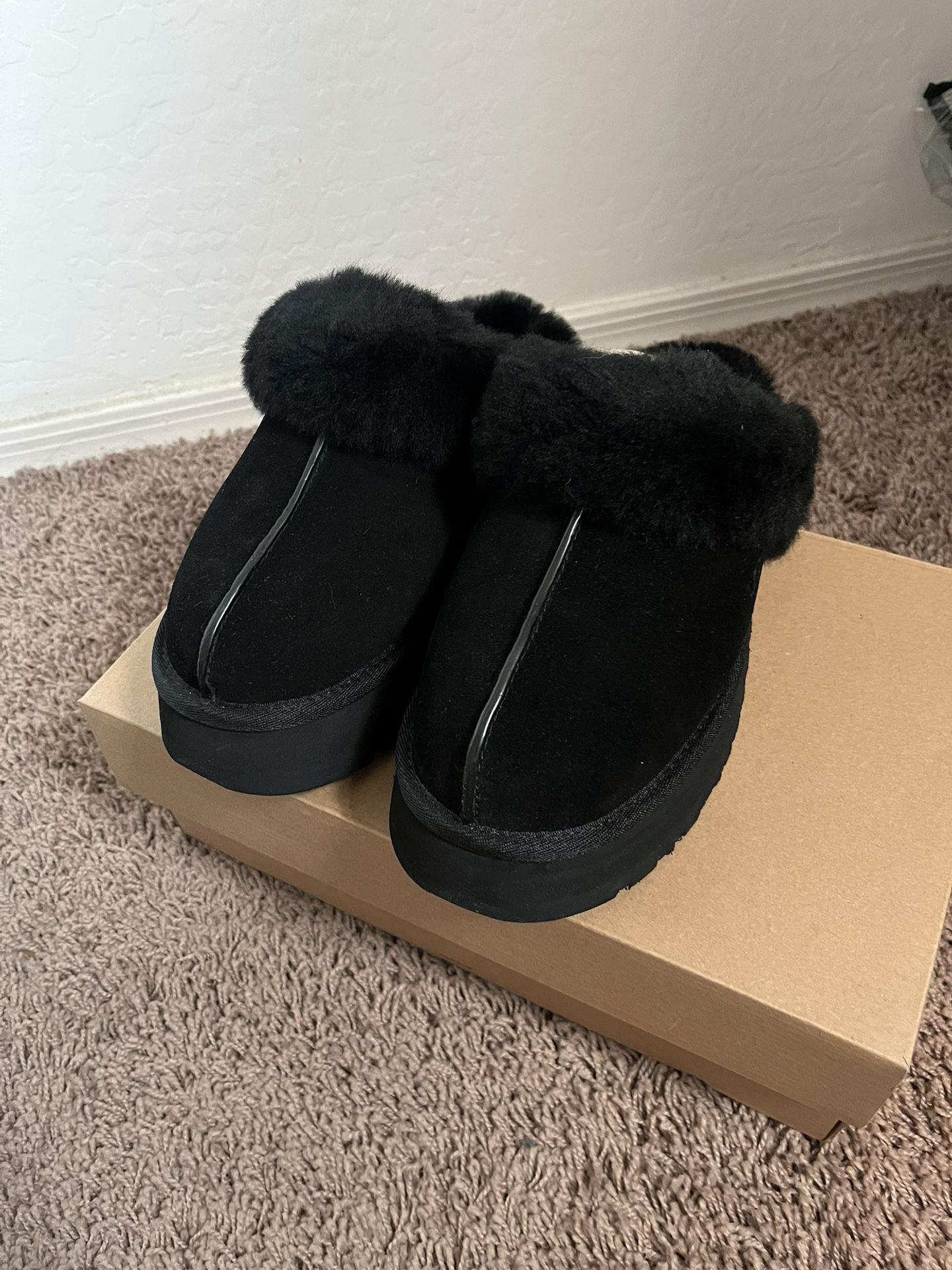 Women’s ugg slippers