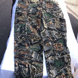 Cabelas Brand New Never worn 36 L Camouflage Pants 