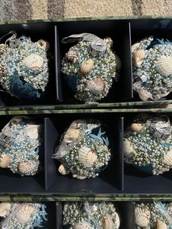 TOMMY BAHAMA 3 SET OF 3 GLASS ORNAMENTS