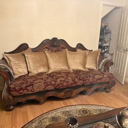 Elegant Wood-Carved Sofa Set – Priced to Sell Fast