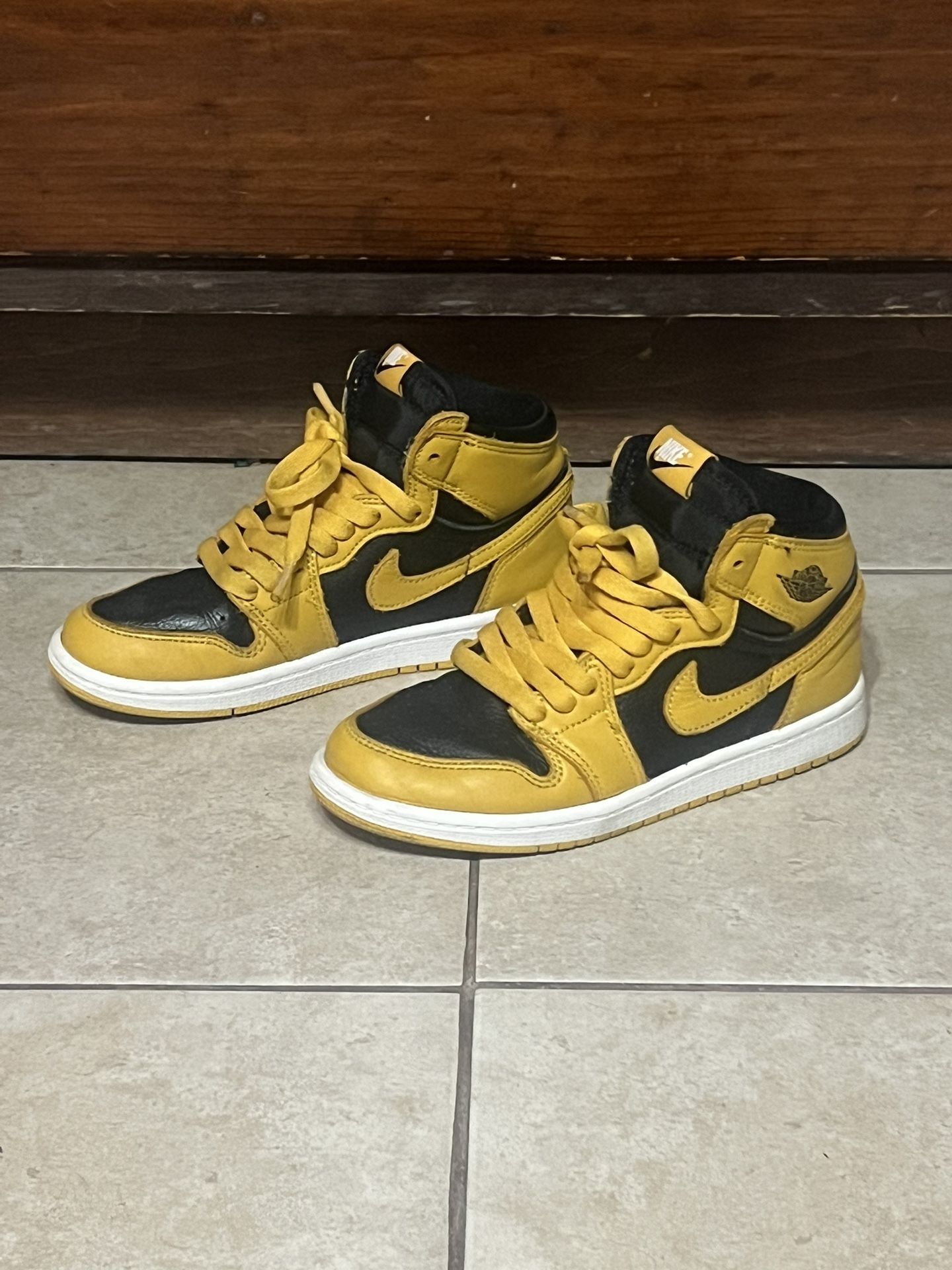 Nike Jordan Shoes Kids Size 2 Like New Condition. $40