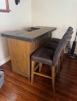 Bar w/ Chairs