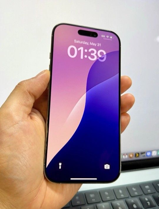IPHONE 16 PRO UNLOCKED (256 GB)