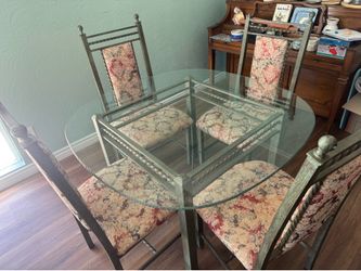 Dining room table