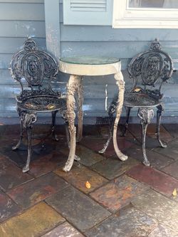 Garden chairs & table Antique Cast Iron
