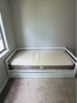 Twin Daybed with Pull-Out Trundle