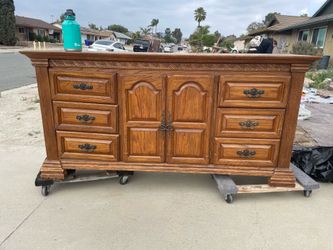 Dresser