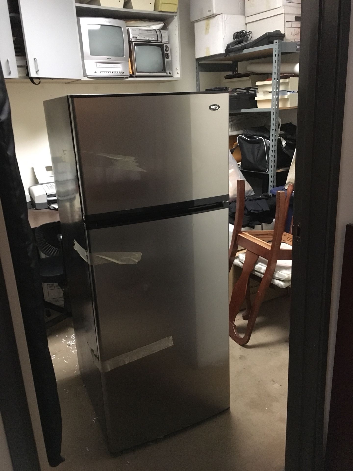 Sanyo SR1030S 10.3 cu ft. Apartment Size Refrigerator for Sale in