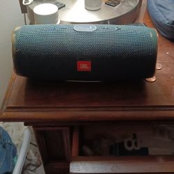 JBL BLUETOOTH PORTABLE SPEAKER 