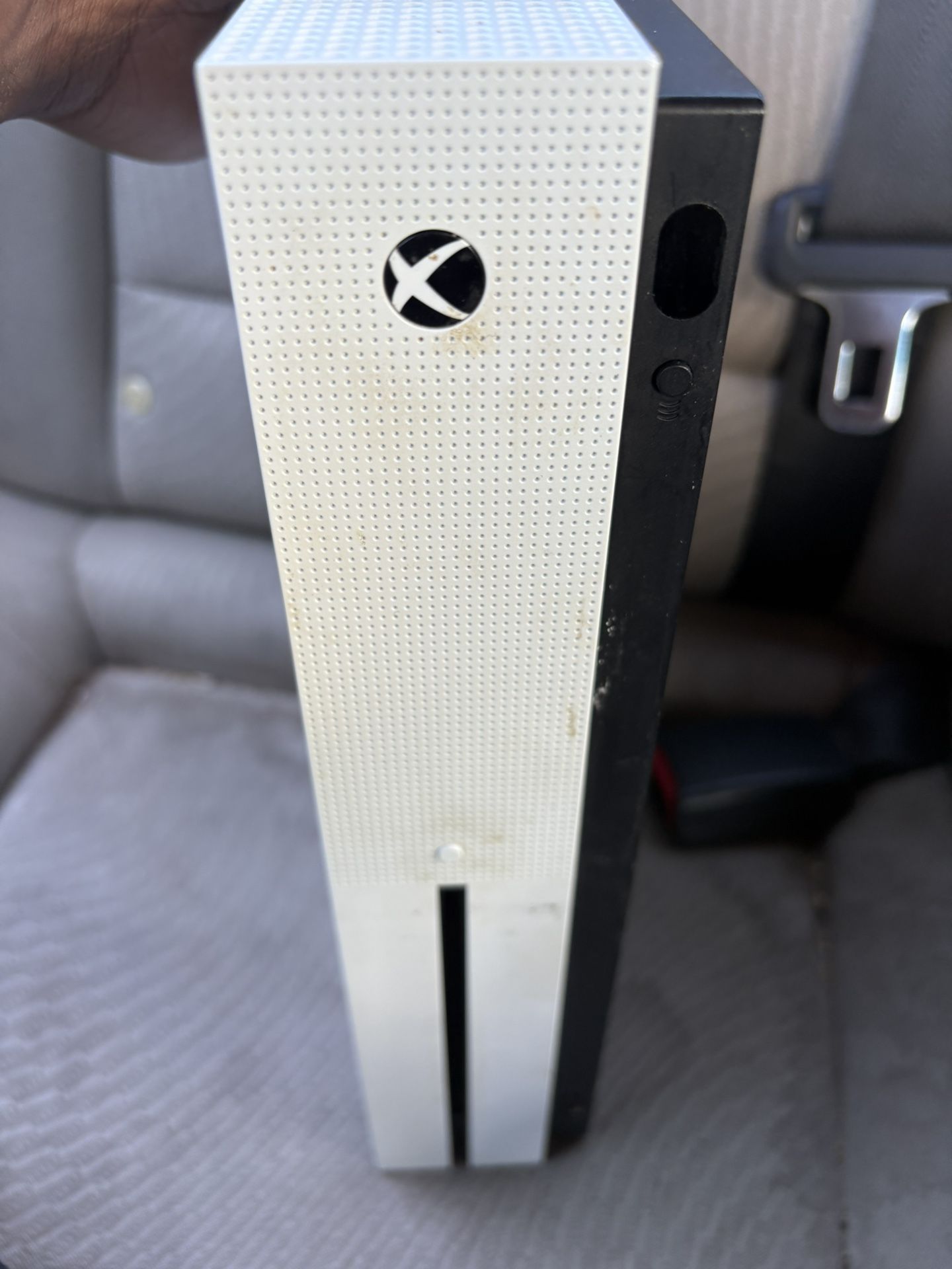Xbox One S