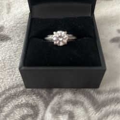 14K WHITE GOLD RING SIZE 6