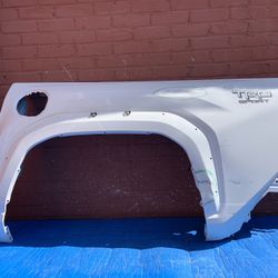 Left Panel Toyota Tacoma 2024